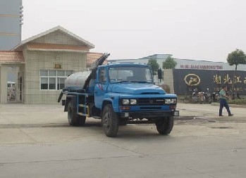 東風140吸糞車
