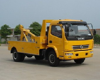 東風多利卡一拖一清障車