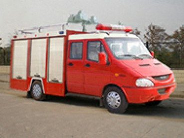 依維柯?lián)岆U救援消防車